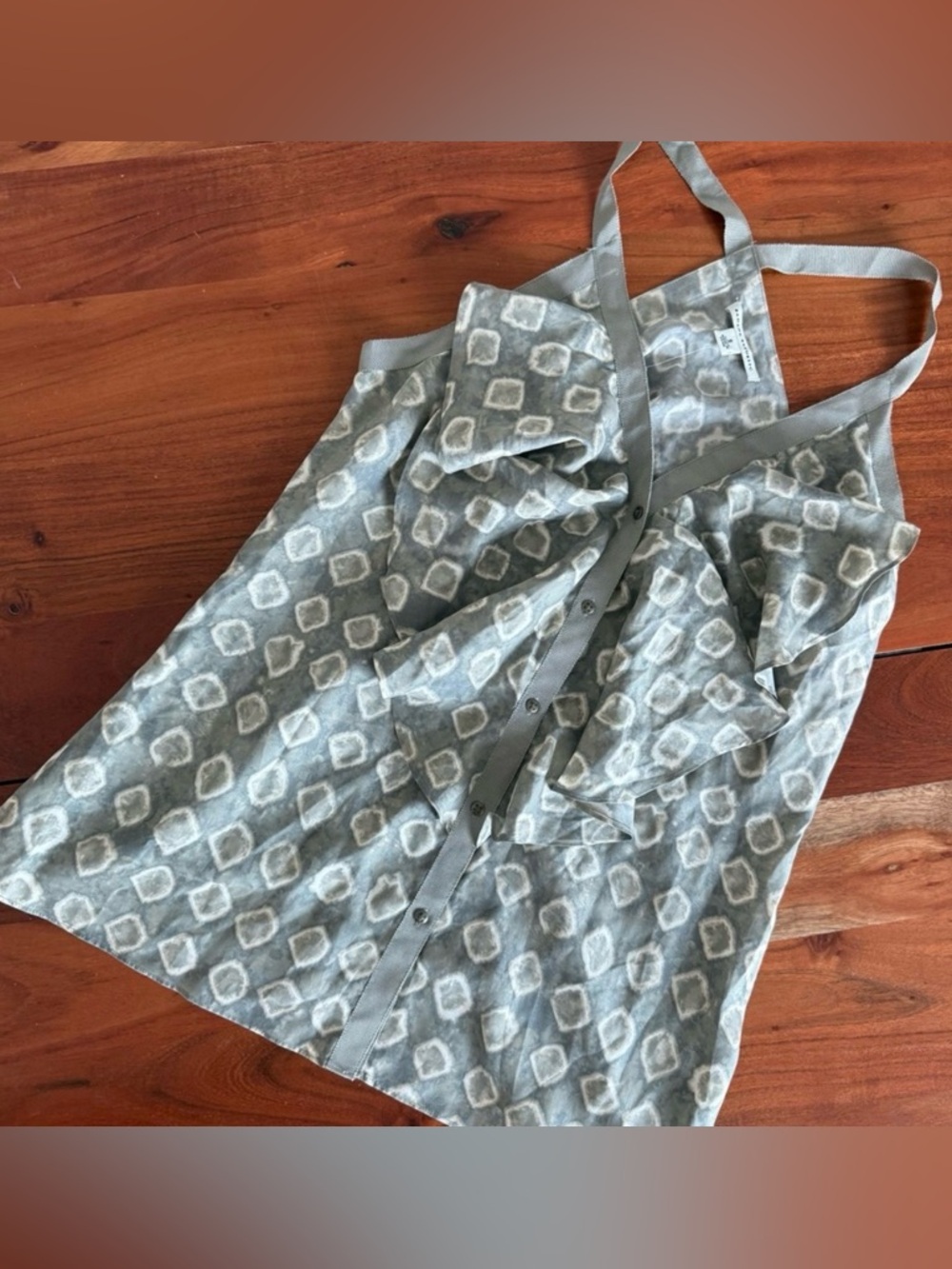 🦊 Banana Republic Gray Ruffled Silk Camisole